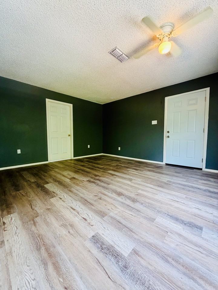 1700-1702 W M L King Blvd #1702 - Photo 6 of 15