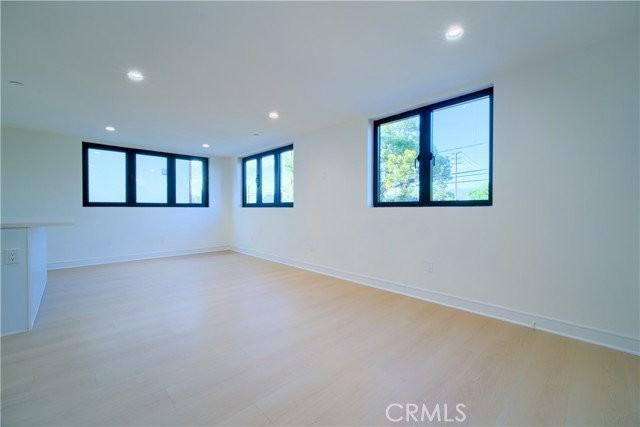 2678 Newell St - Photo 2 of 8