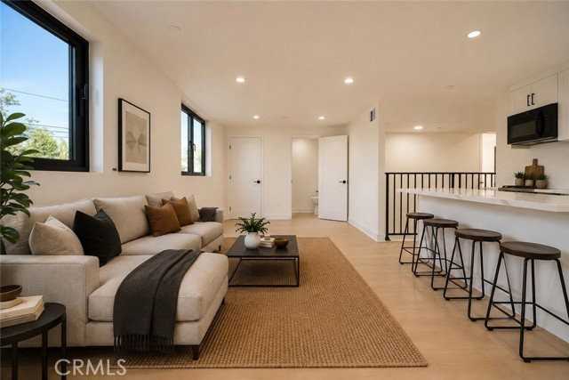 2678 Newell St - Photo 3 of 8