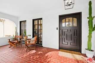 348 N Citrus Ave - Photo 2 of 7