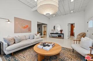 348 N Citrus Ave - Photo 5 of 7