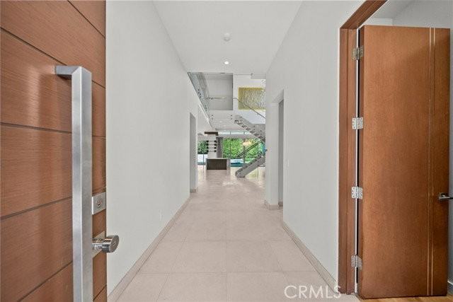 633 N Laurel Ave - Photo 4 of 8
