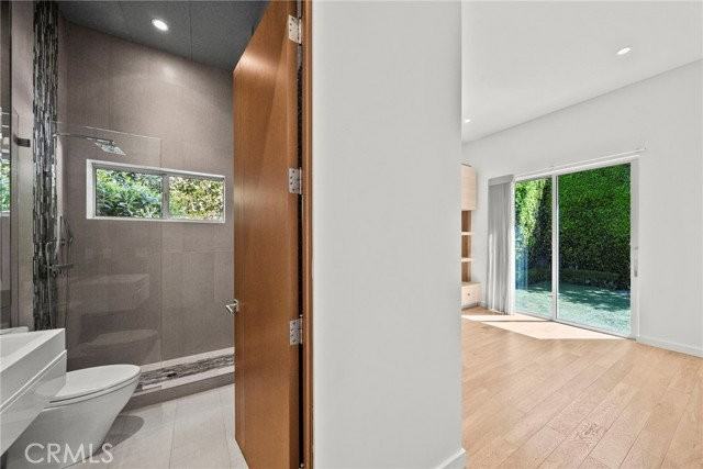 633 N Laurel Ave - Photo 6 of 8
