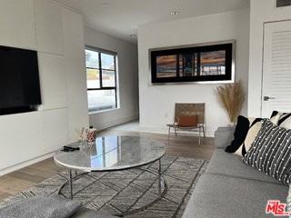 932 N Alfred St #PH1 - Photo 3 of 8