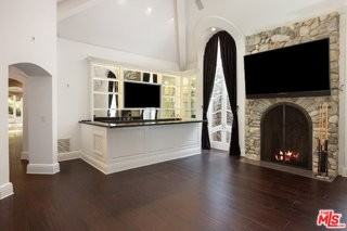 9507 Heather Rd - Photo 2 of 6