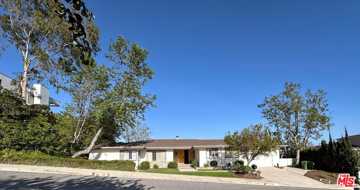 featured image of 1212 Roberto Ln