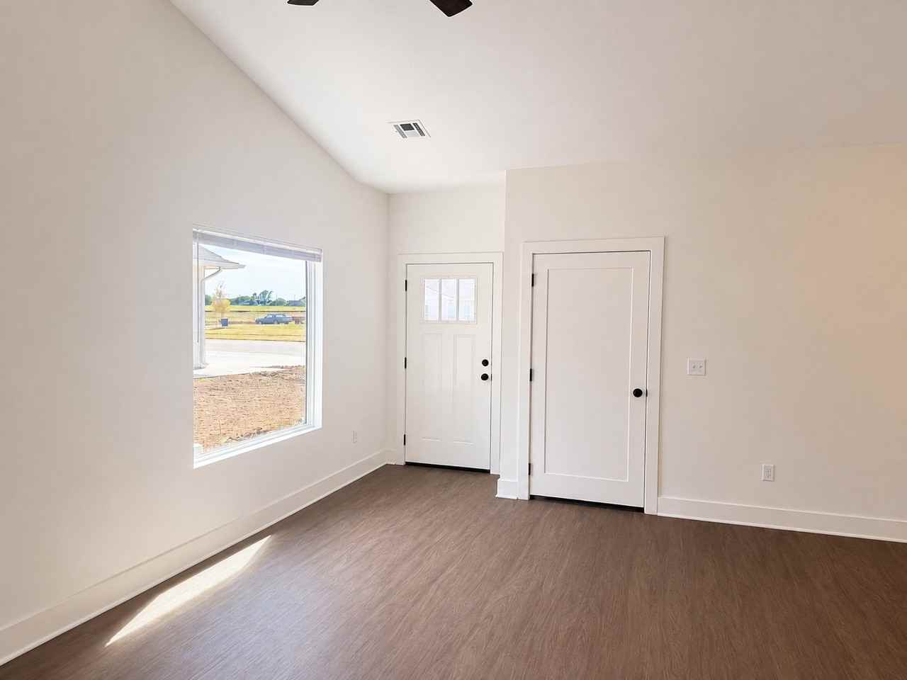 4006 N Caddy Ct #200 - Photo 3 of 16