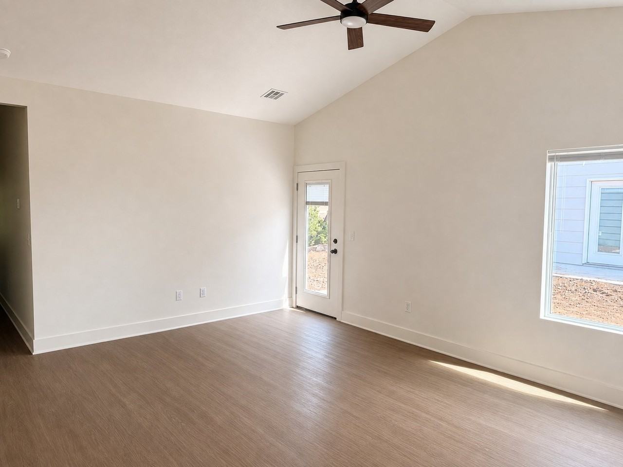 4006 N Caddy Ct #200 - Photo 4 of 16