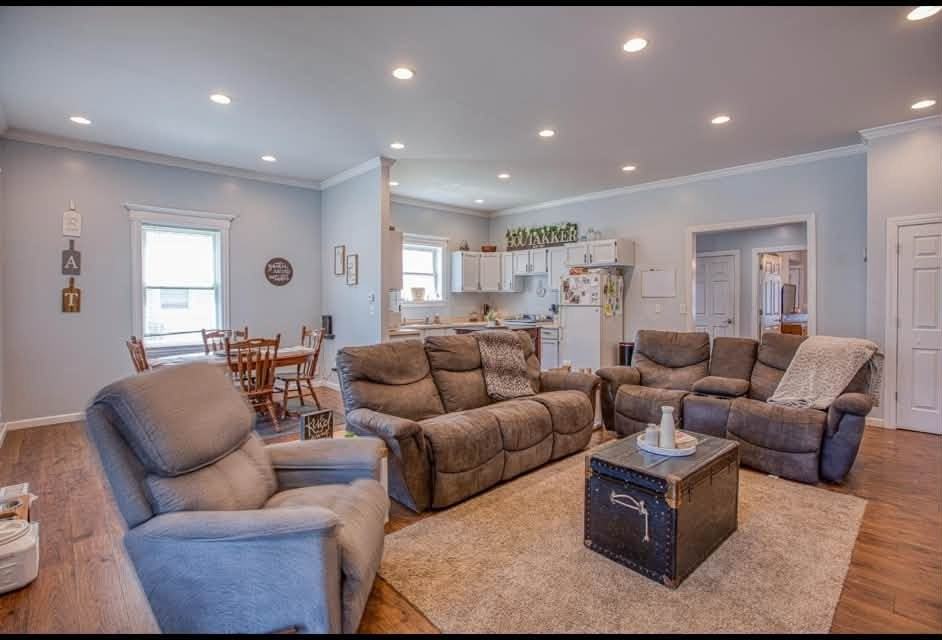 313 S Madison St - Photo 7 of 7