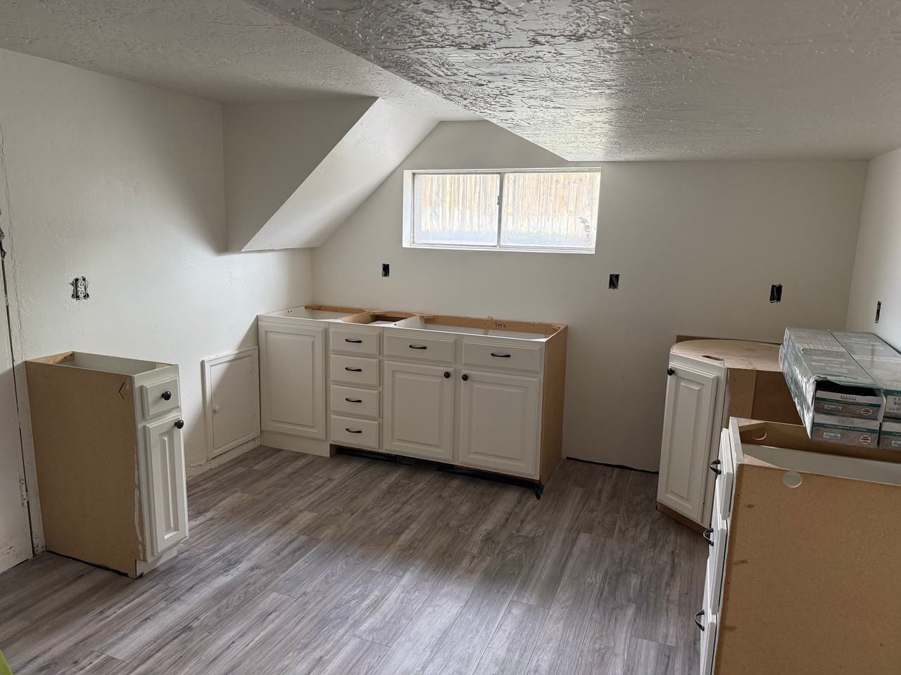 550 Nw, Basement #BS - Photo 6 of 14