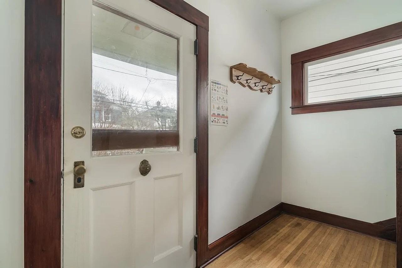 1735 Se 35th Ave - Photo 2 of 16