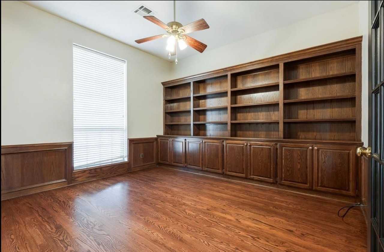 12700 Sutton Hill Rd - Photo 6 of 20