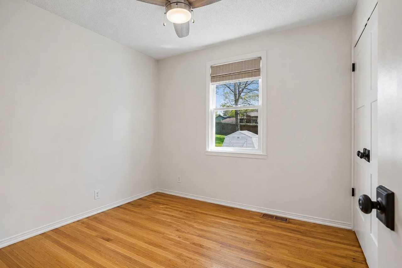 517 Adamwood Dr - Photo 4 of 22