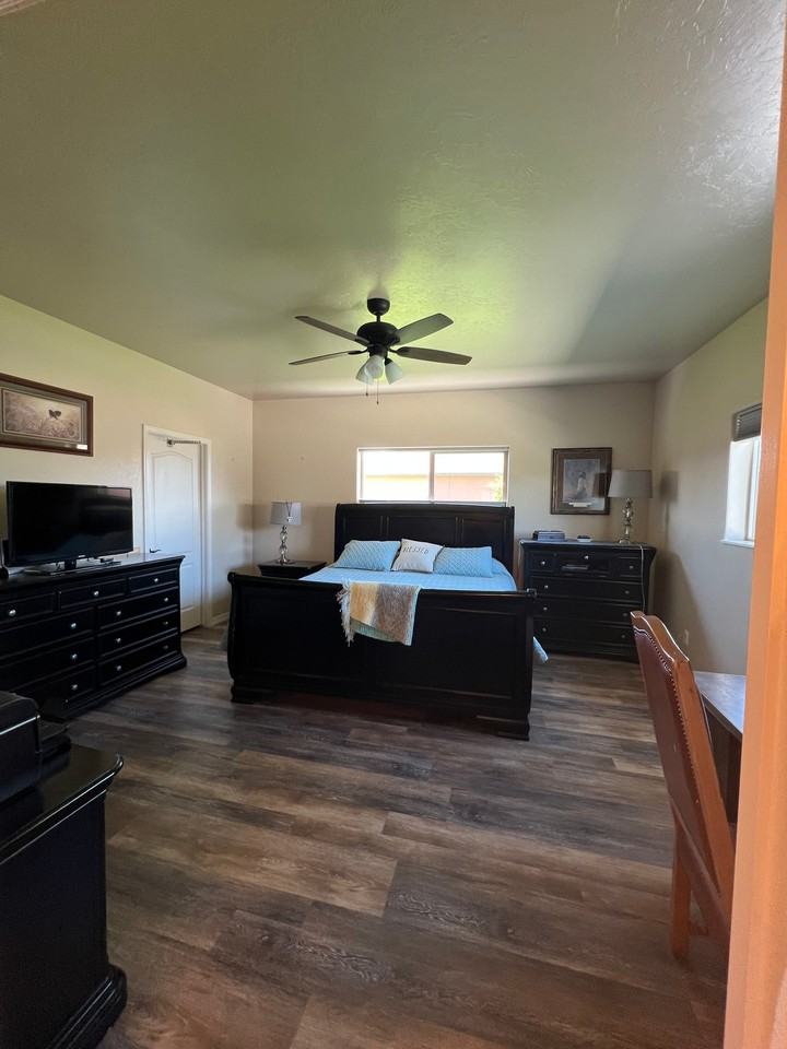 1318 Peppertree Dr - Photo 6 of 10