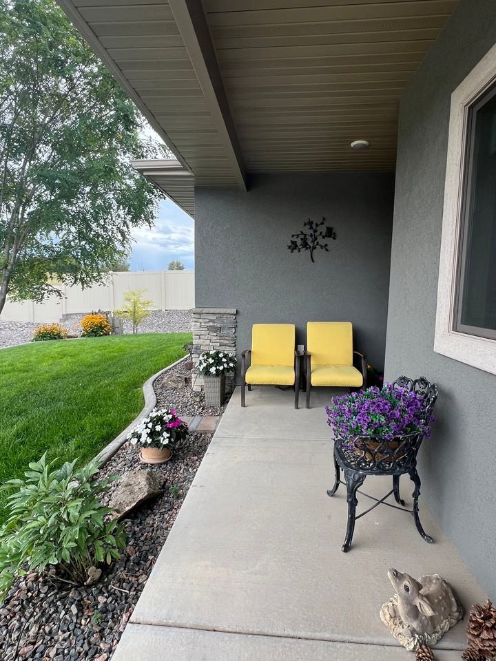 1318 Peppertree Dr - Photo 7 of 10