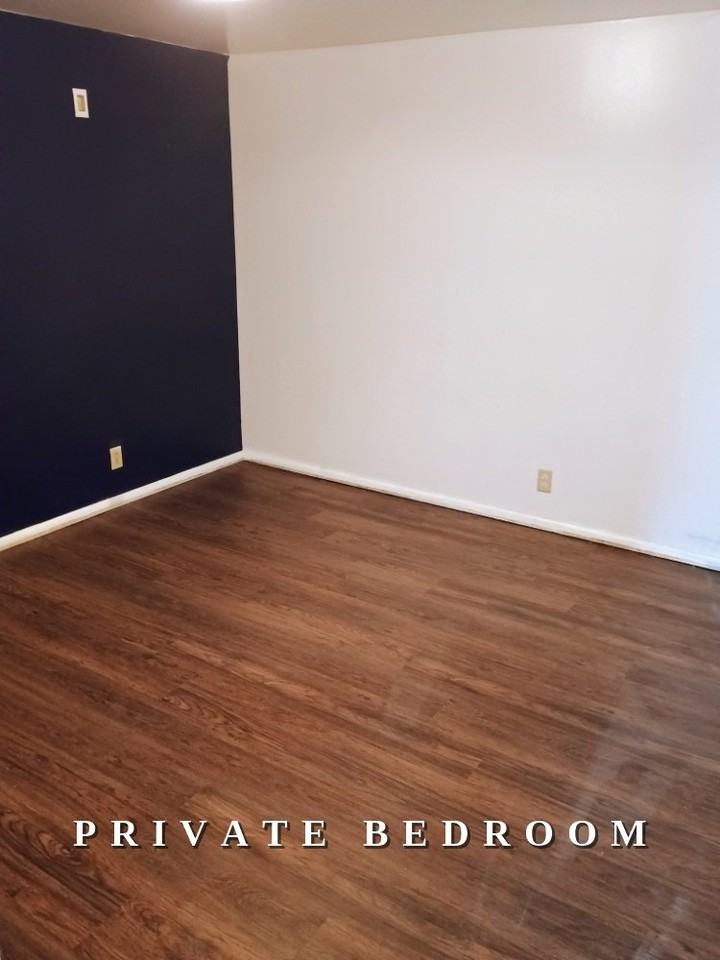 279 N Quince St #B - Photo 2 of 5