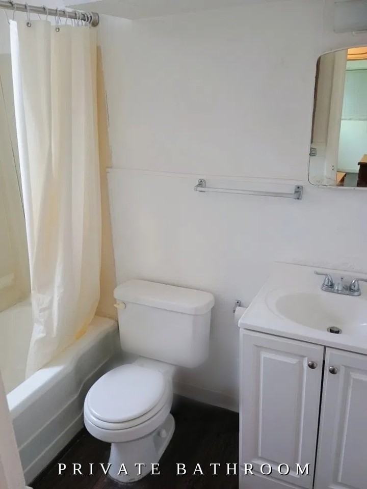 279 N Quince St #B - Photo 4 of 5