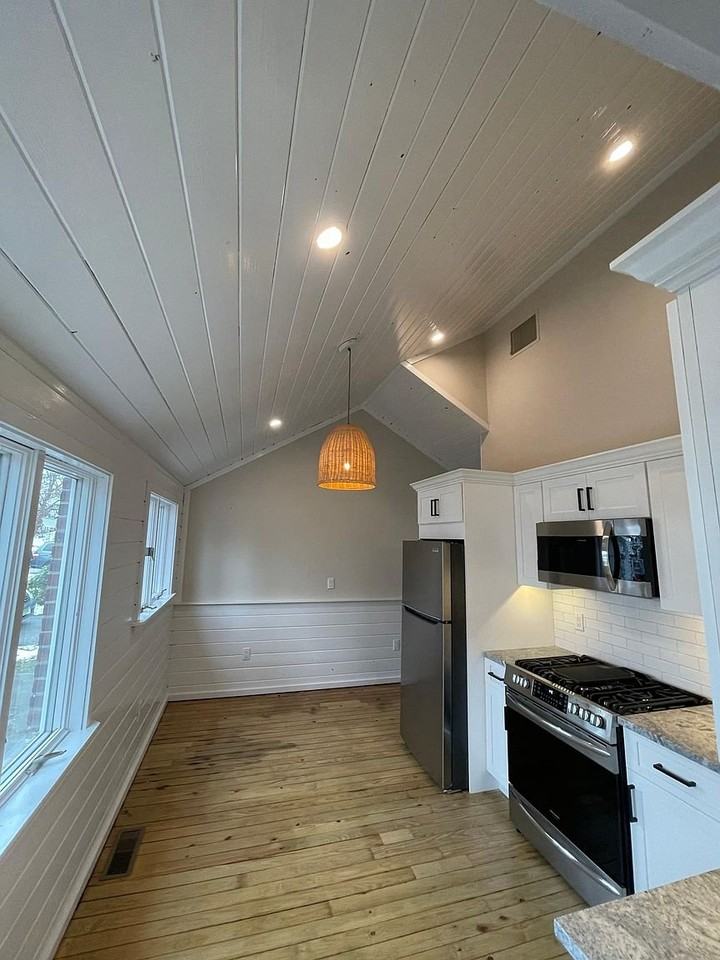819 Rosewood Ave - Photo 3 of 6