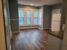 122 Laurel St - Photo 1 of 1