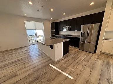 2042 N Elderberry Dr - Photo 2 of 20