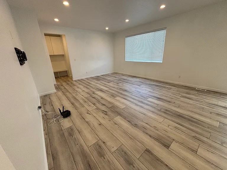 2042 N Elderberry Dr - Photo 5 of 20