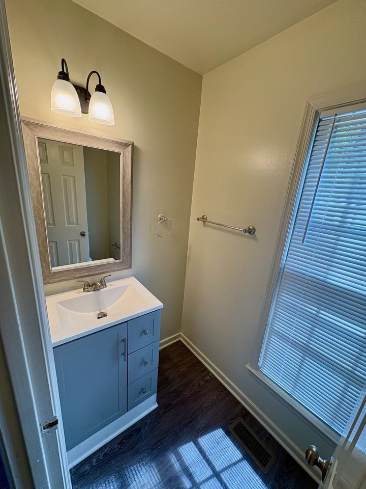 4815 Junilla Ln - Photo 5 of 17