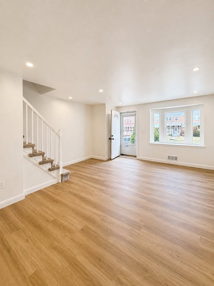7907 Kavanagh Rd - Photo 5 of 13