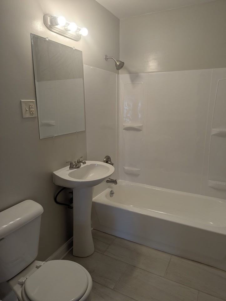 925 Scott Rd - Photo 5 of 16