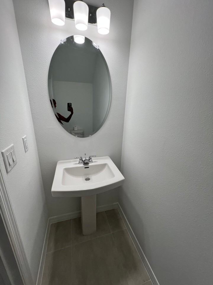 218 River Front Way - Photo 3 of 20