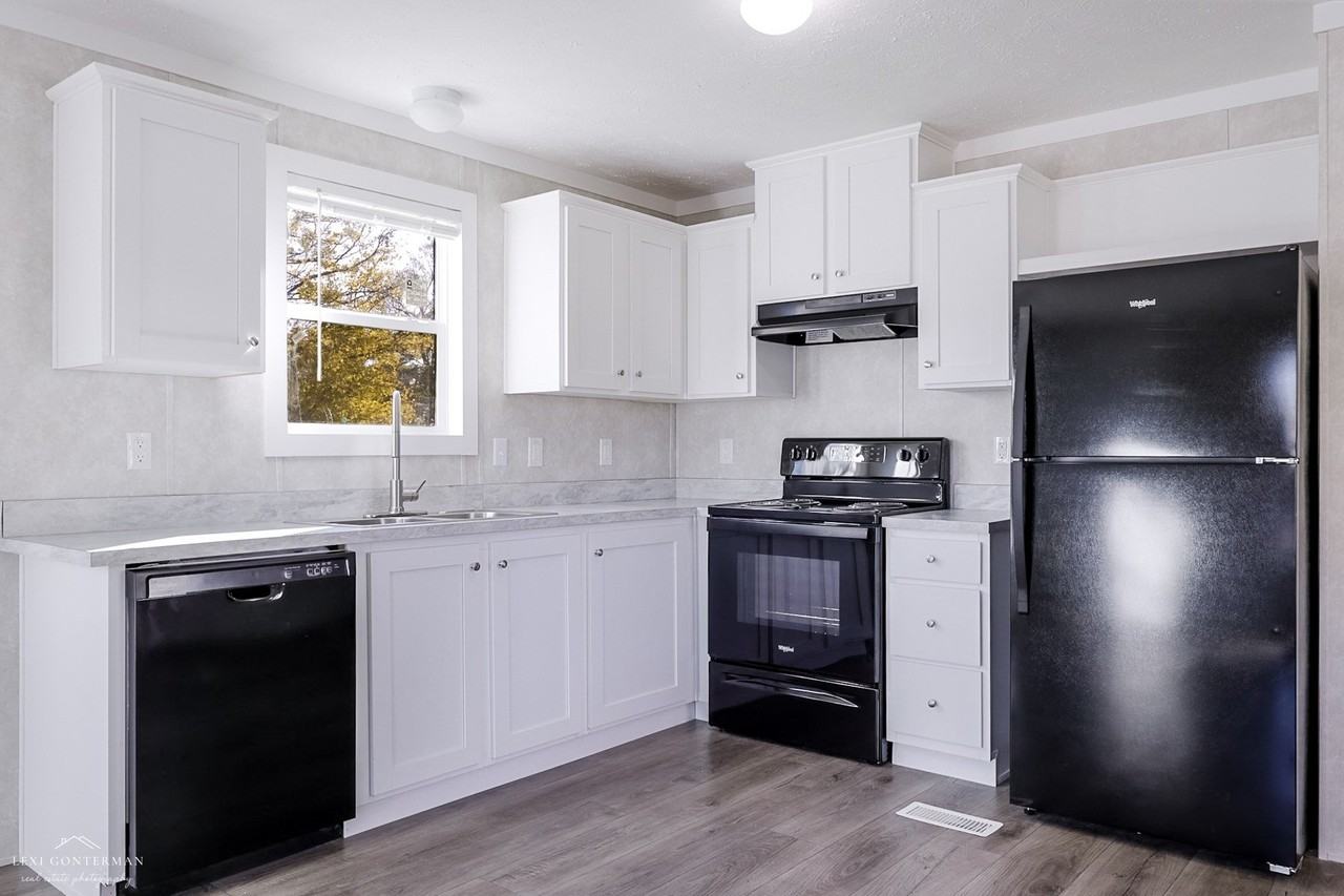 175 Clay Hastings Drive - Photo 4 of 14