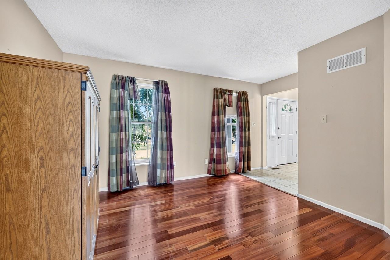 2600 Northcliffe Dr - Photo 6 of 20