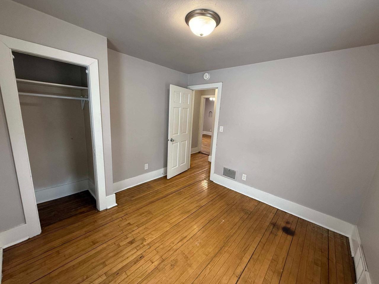 909 University Dr N #3 - Photo 3 of 5