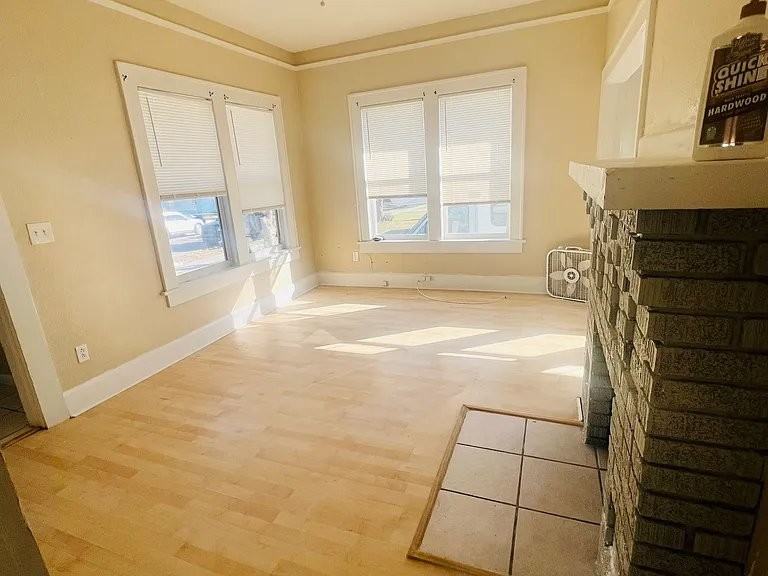 2421 20th St S - Photo 3 of 7