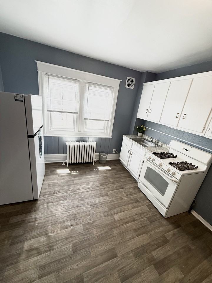 425 N Simpson St #2 - Photo 7 of 9