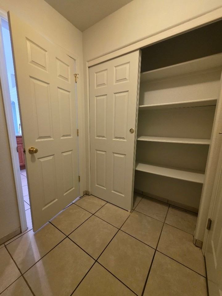 3225 N Yavapai St - Photo 6 of 12