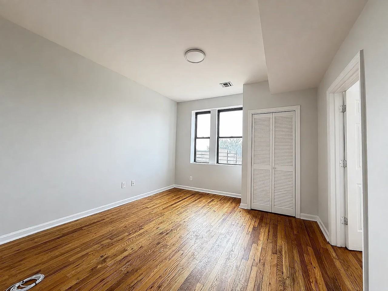 162 Bergen Ave #4A - Photo 5 of 6