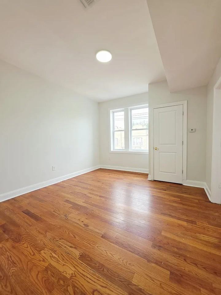 162 Bergen Ave #3A - Photo 2 of 5