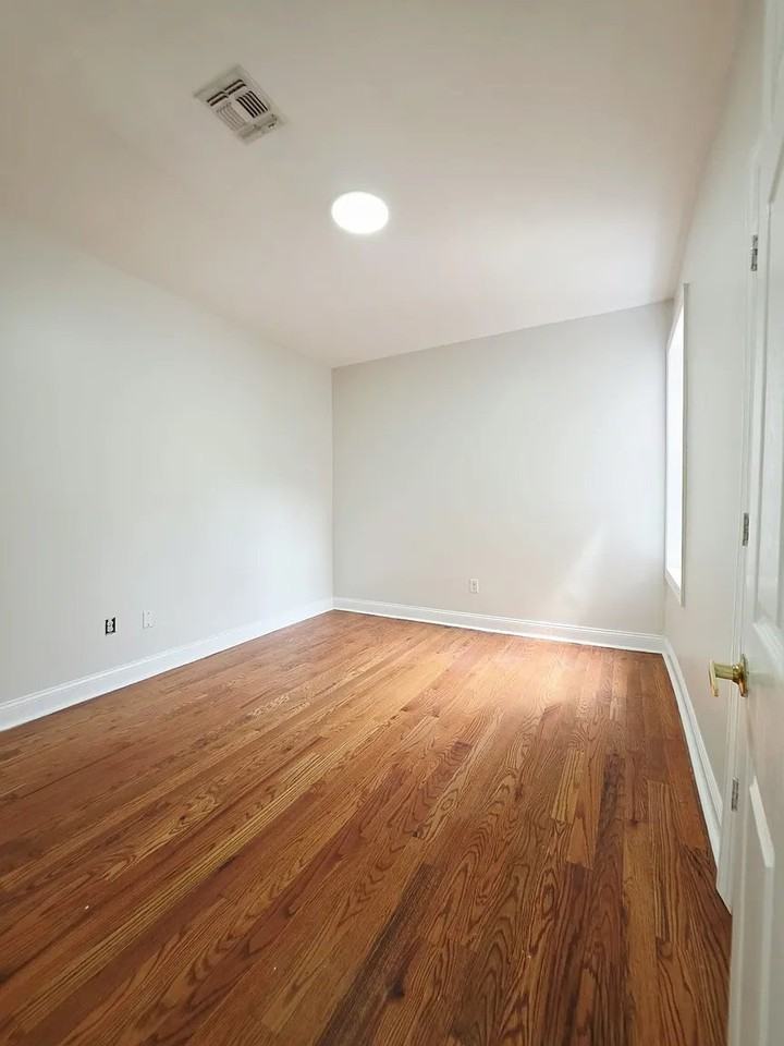 162 Bergen Ave #3A - Photo 3 of 5