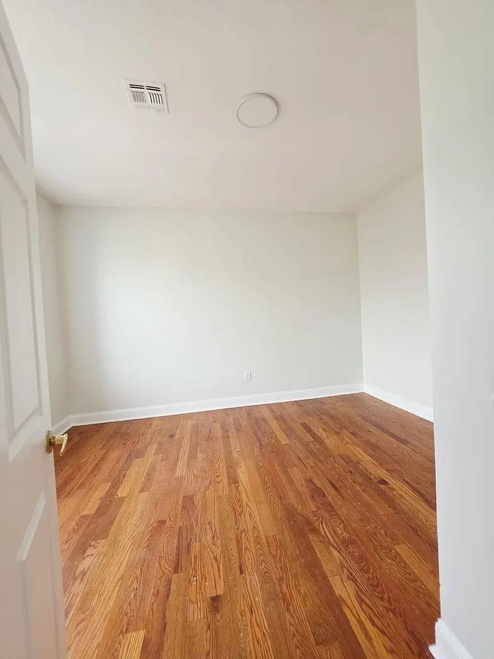 162 Bergen Ave #3A - Photo 4 of 5