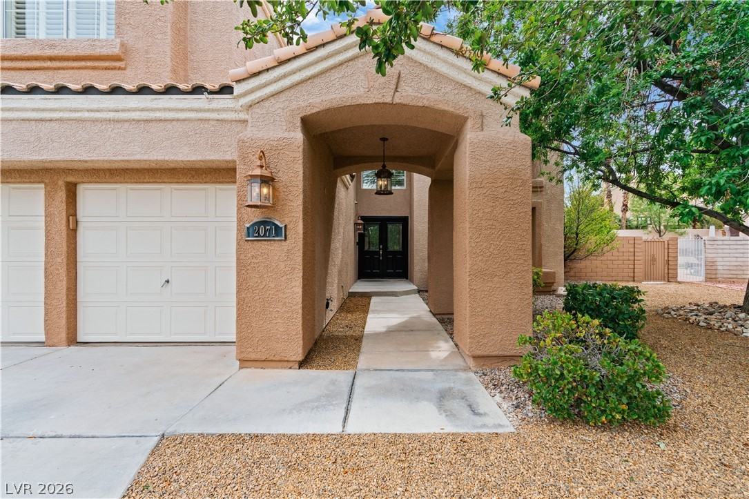 2071 Dover Ridge Ct - Photo 4 of 50