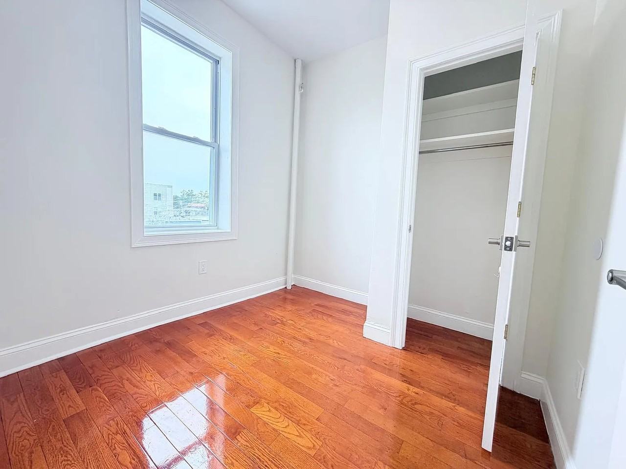 5111 Palisade Ave #10 - Photo 6 of 9