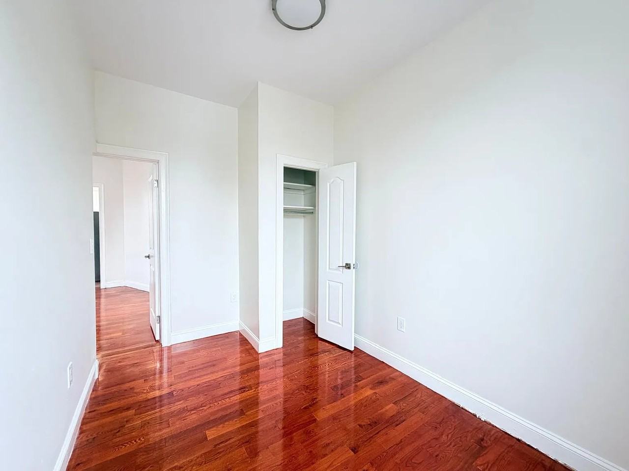 5111 Palisade Ave #10 - Photo 7 of 9