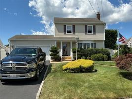 featured image of 11 Frankel Rd