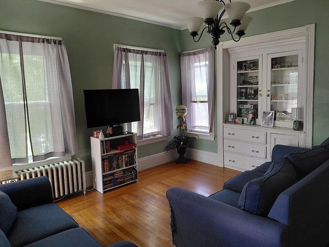 583 Pontiac Ave #2 - Photo 2 of 4