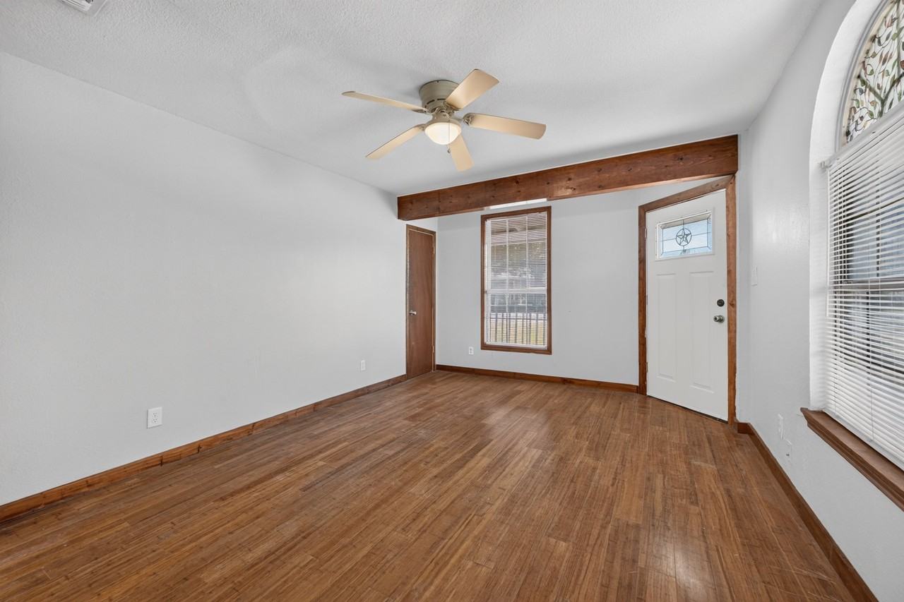 600 Jefferson Ave - Photo 3 of 19