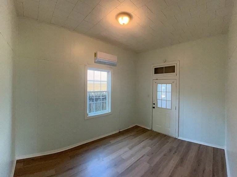 810 President St - Photo 6 of 10