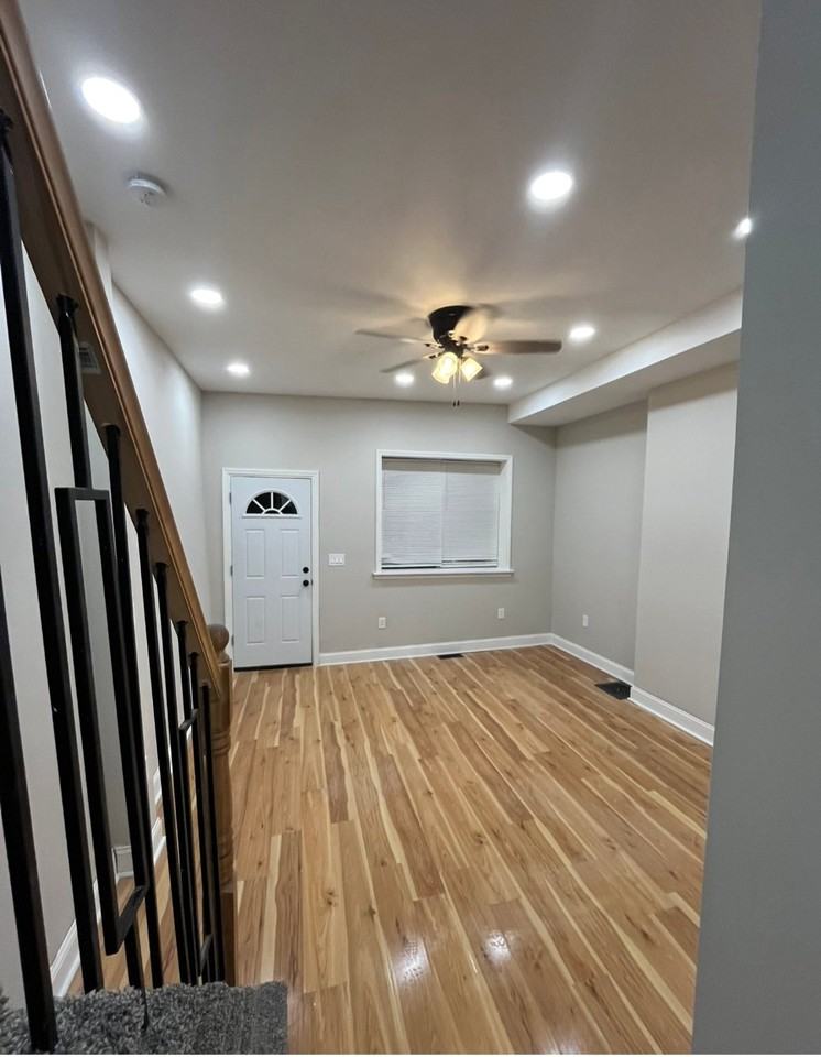 1873 E Westmoreland St - Photo 4 of 15