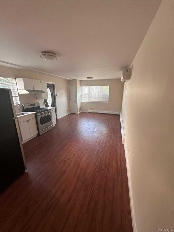 22230 100th Ave - Photo 4 of 11