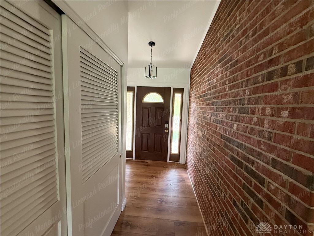 5551 Overbrooke Rd - Photo 4 of 49