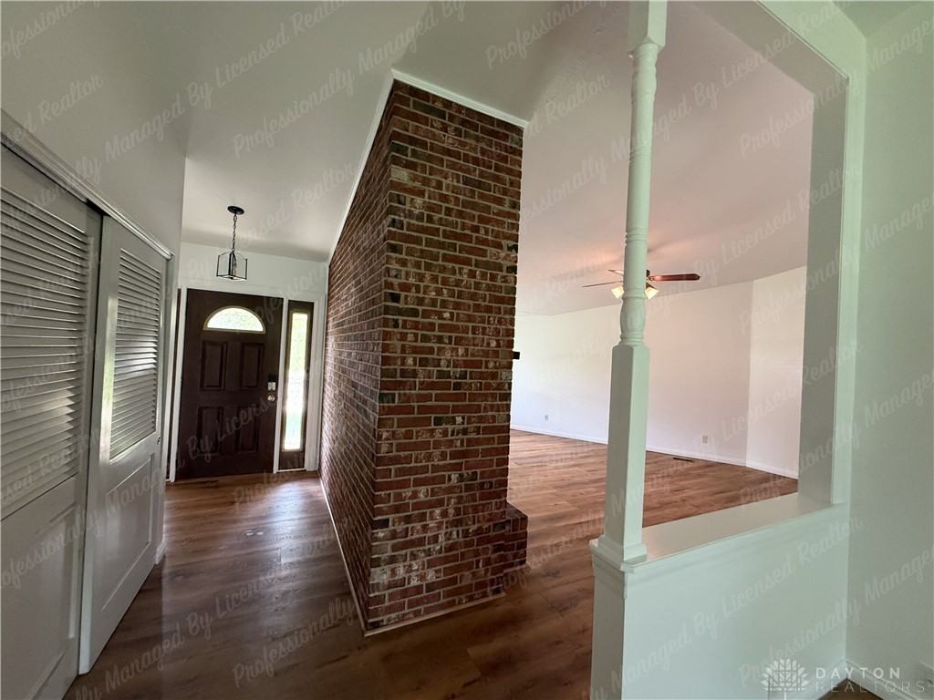 5551 Overbrooke Rd - Photo 5 of 49